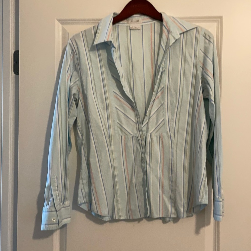 Van Heusen. Large button up.
